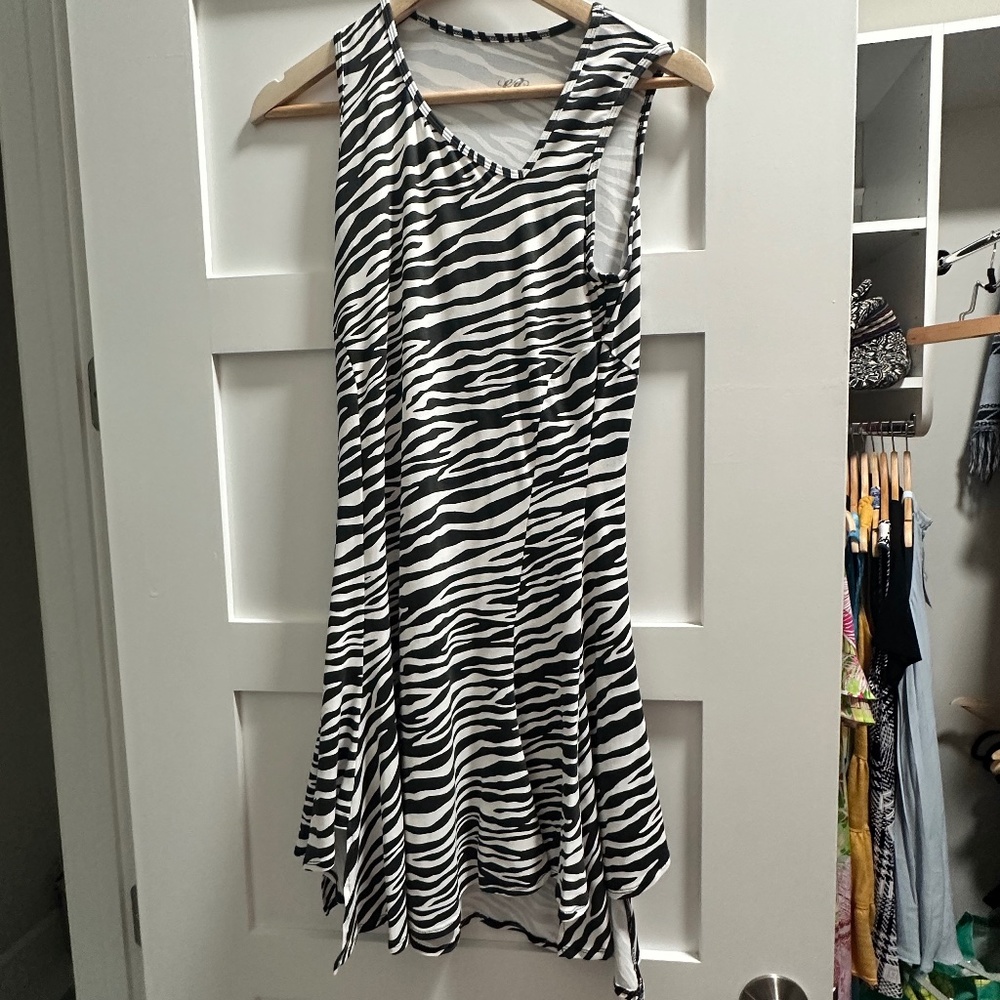 Ellabelle Tennis dress size 2, really 6-8  (medium)